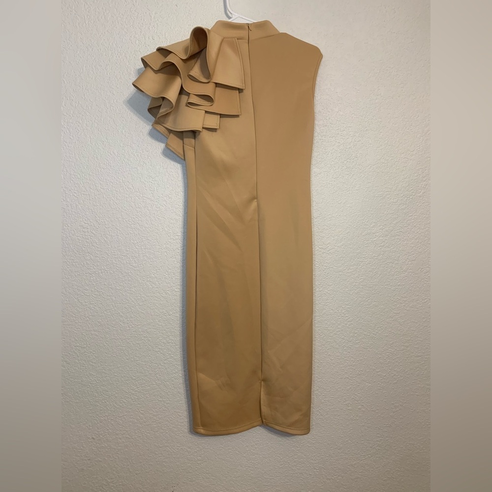 Women Size Medium Beige Sleeveless Ruffled Sheath Dress Cocktail - Picture 7 of 9